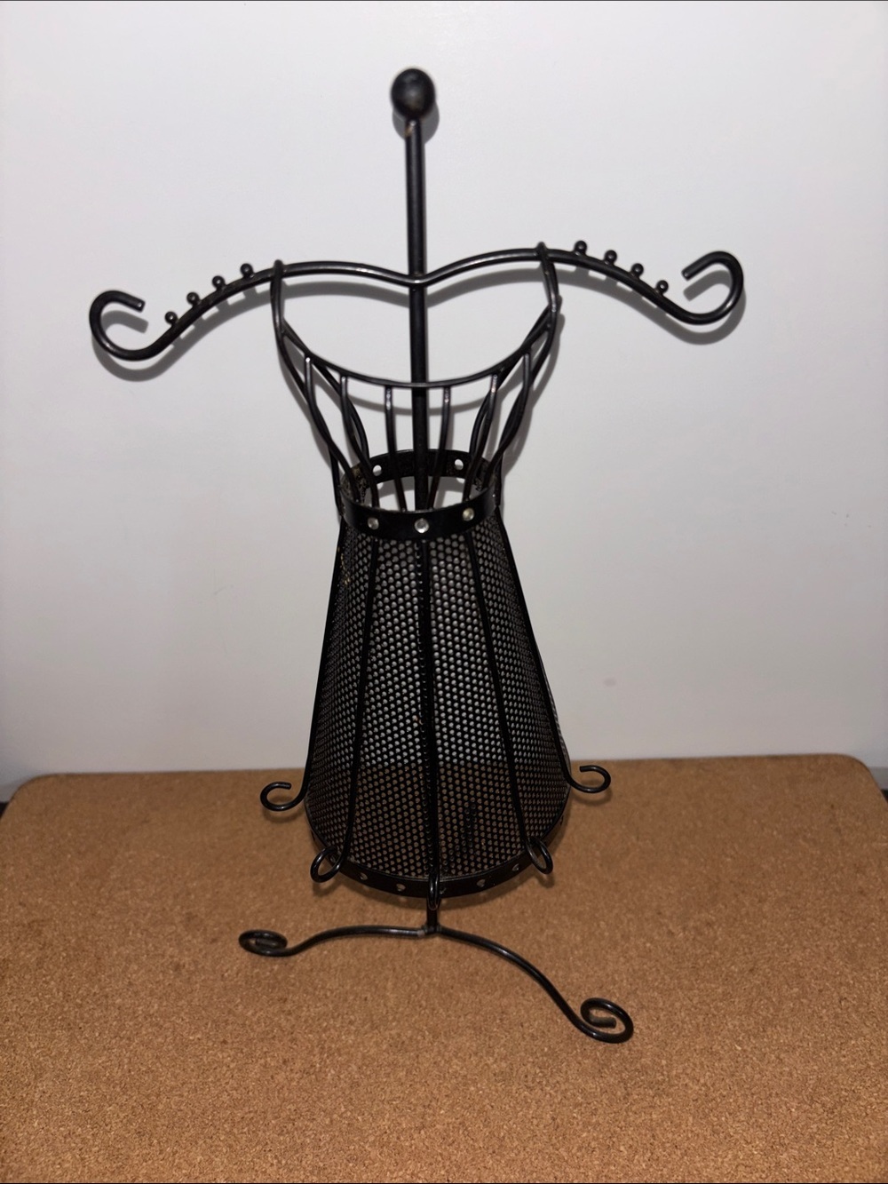 💐Black Metal Jewelry Stand with Dress-Form Design 12”